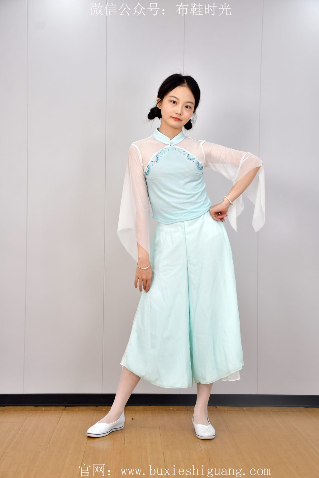 布鞋时光 NO.262 双双~【青纱素履】雅姿裁软雾，素履衬春纱，袖底藏云。（花絮版）[96P/1V/5.87GB] 布鞋时光-第1张