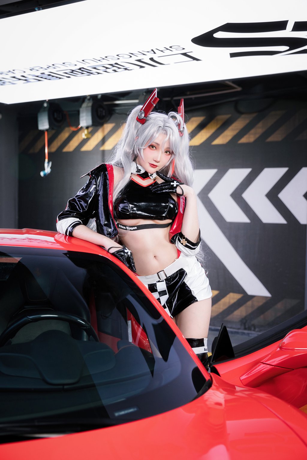 动漫Coser@瓜希酱 &Momoko葵葵 -碧蓝航线 欧根&企业 赛车女郎[58P-274M] 网红写真-第1张