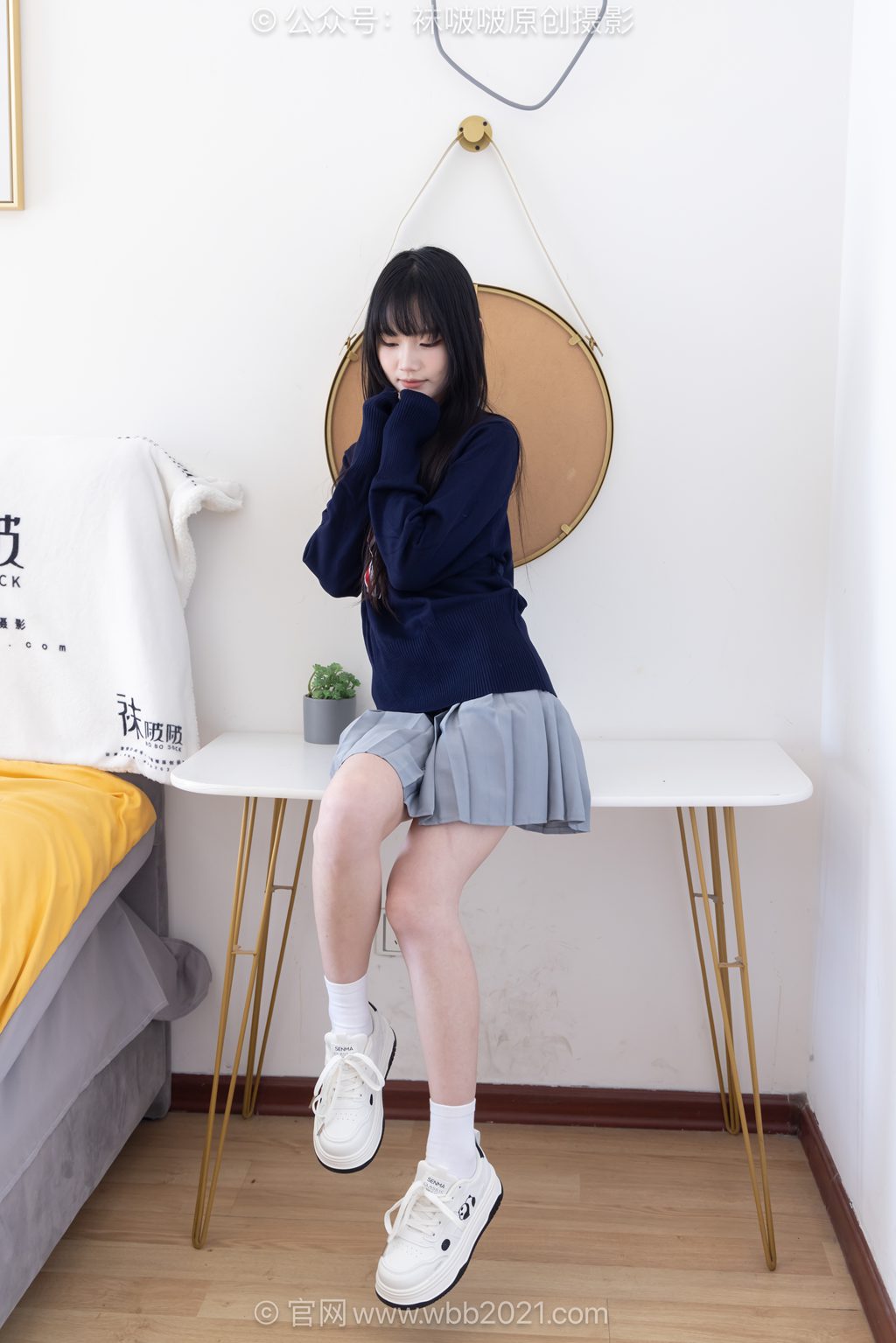 [BoBoSocks袜啵啵] NO.635 甜甜圈-板鞋、白棉袜、裸足、学苑风 [186P/1V/5.90GB] 年费专享-第1张