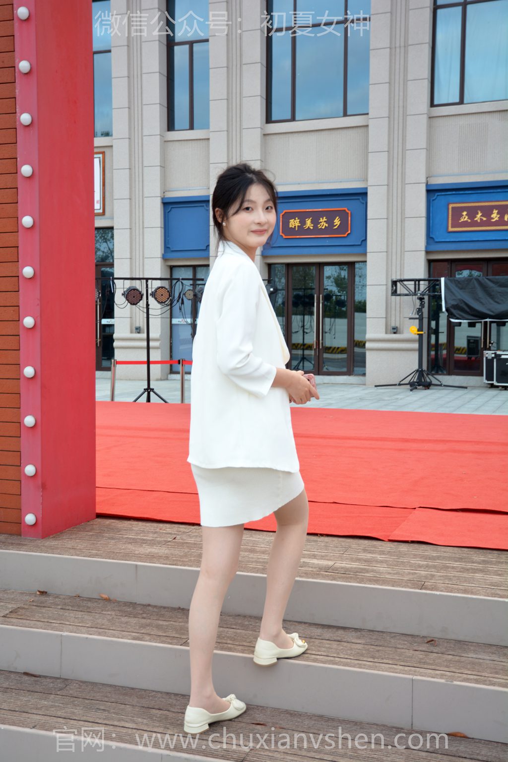 [初夏女神] NO.313 安妮~【纯净如雪】一刚一柔，恰到好处，让你既拥有职场的干练，又不失女性的柔美。[100P/1V/4.01GB] 其它写真-第1张