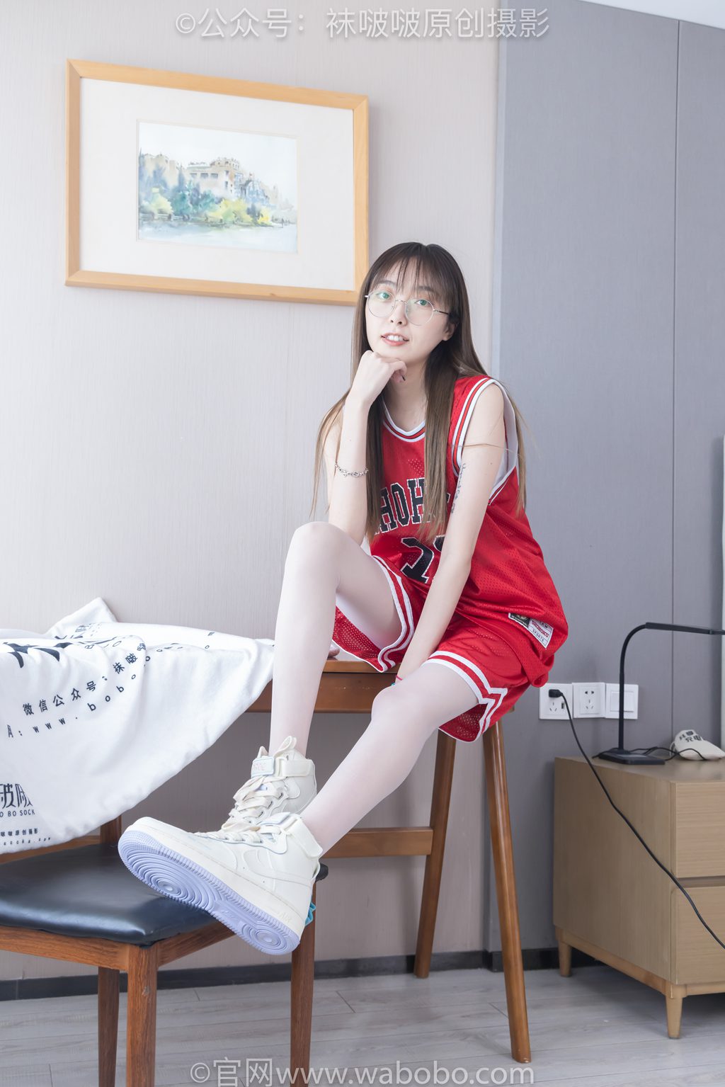 [BoBoSocks袜啵啵] NO.644 稚予-板鞋、拖鞋、薄白丝、五指薄灰丝 [147P/1V/6.01GB] 年费专享-第1张