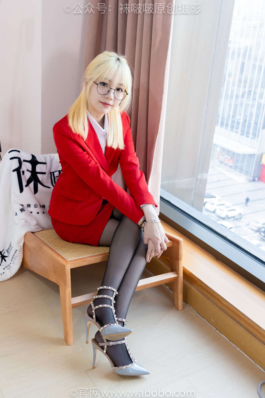 [BoBoSocks袜啵啵] NO.645 小甜豆-两双高跟鞋、薄嘿丝、裸足 [147P/1V/6.12GB] 年费专享-第1张