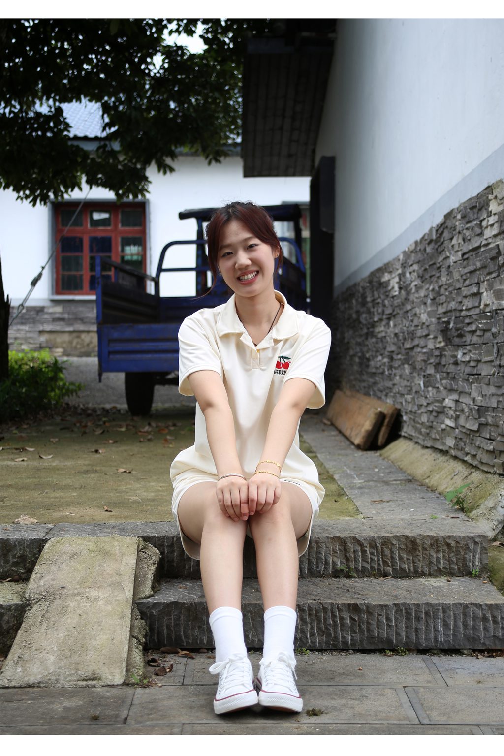 [爱月下] NO.105 菲菲~【邻家女孩】隔壁姐姐放假回家了。（无印照片版）[110P/590MB] 年费专享-第1张