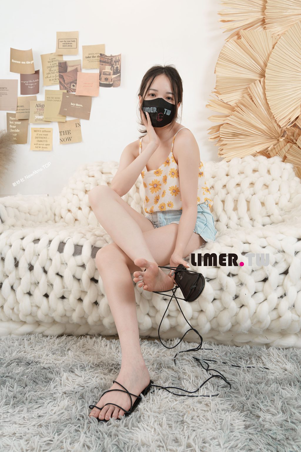 Limerence第二季 NO.017-Nina 夏日 羅馬鞋 踩踏視角特輯 117P+16min影片（Ultra版）[119P/1V/3.38GB] Limerence-第4张