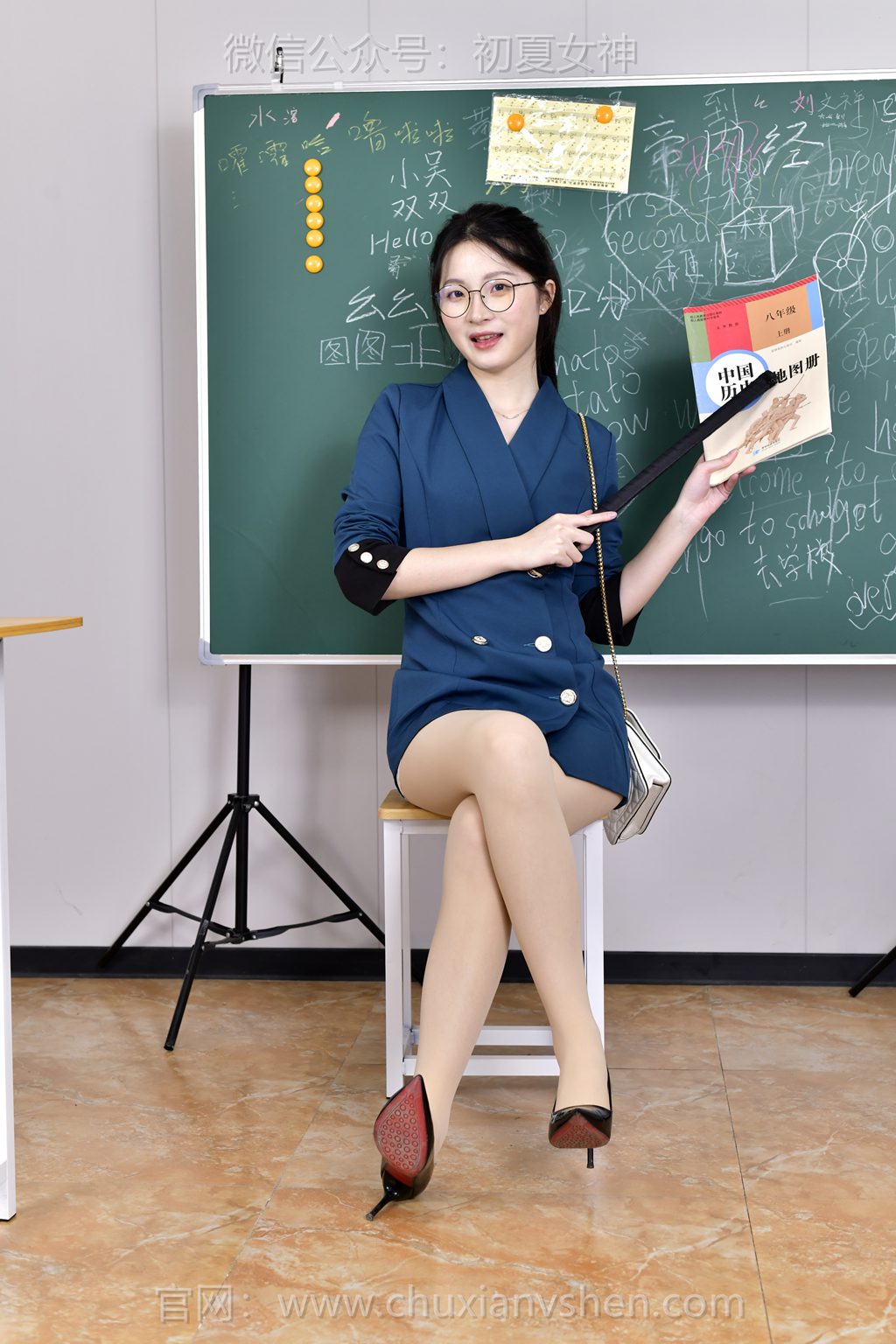 [初夏女神] NO.738 安妮~【束手无策】虽说每个学段都有让人头疼的事，但小学娃的精力旺盛又不受控，这份管教的难度，真的让我打心底里犯怵，小学生们，先跟你们说声抱歉啦 [100P/1V/6.10GB] 其它写真-第4张