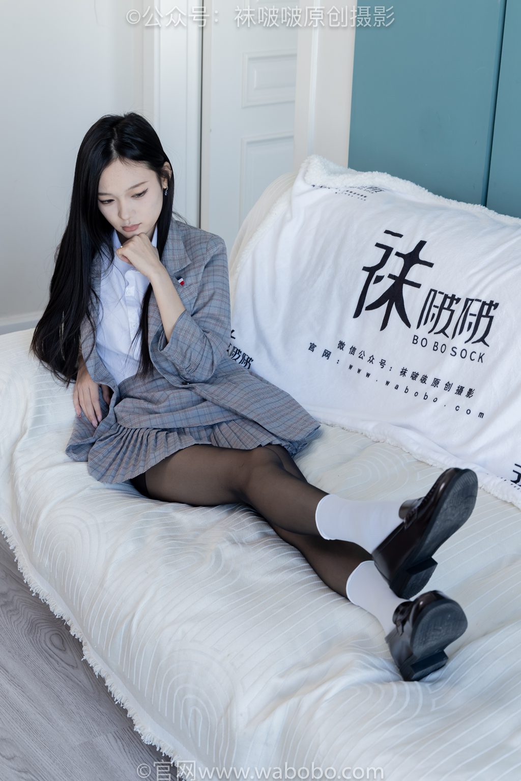 [BoBoSocks袜啵啵] NO.646 焦糖-皮鞋、白棉袜、薄嘿丝 [163P/1V/7.65GB] 年费专享-第4张