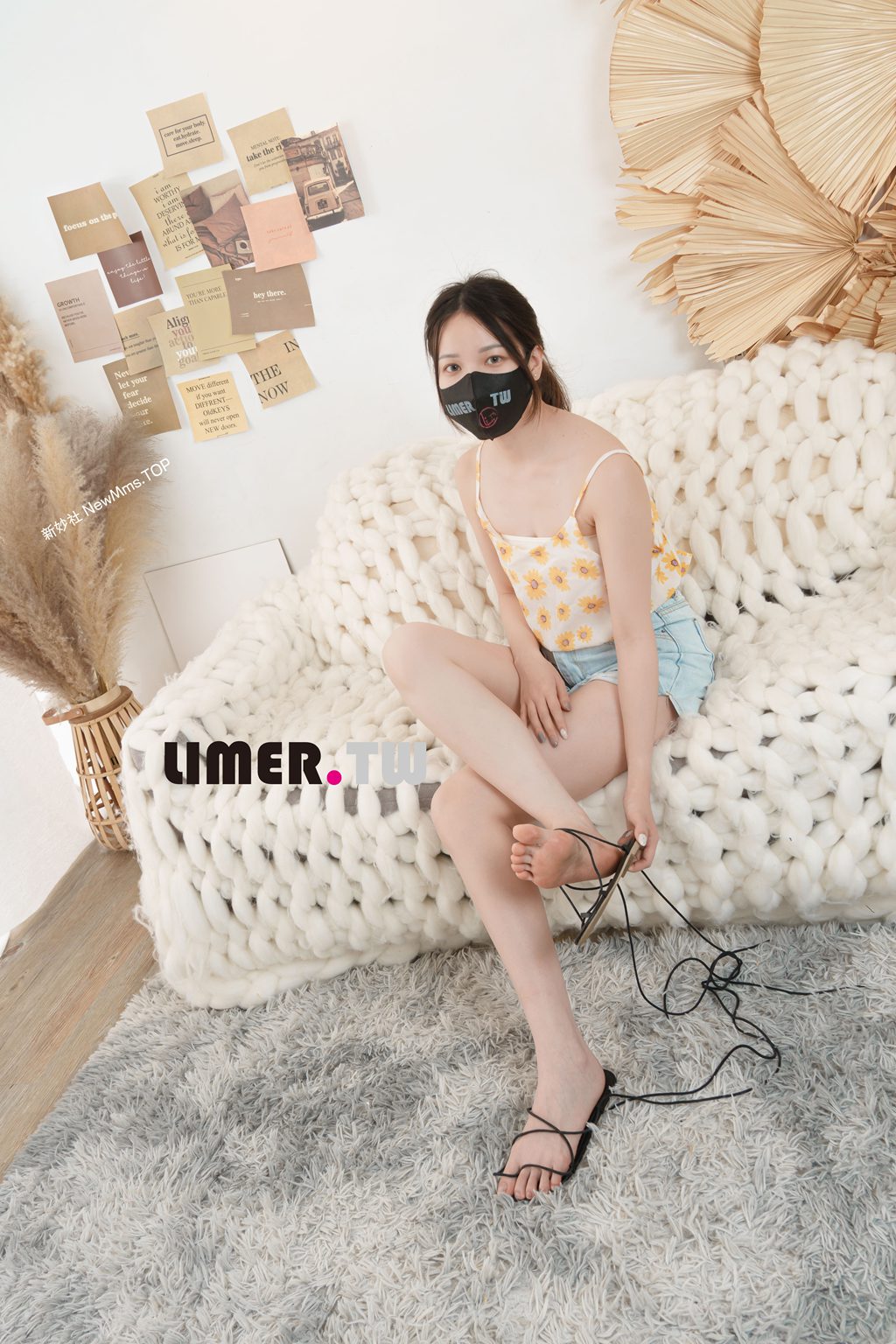 Limerence第二季 NO.017-Nina 夏日 羅馬鞋 踩踏視角特輯 117P+16min影片（Ultra版）[119P/1V/3.38GB] Limerence-第3张