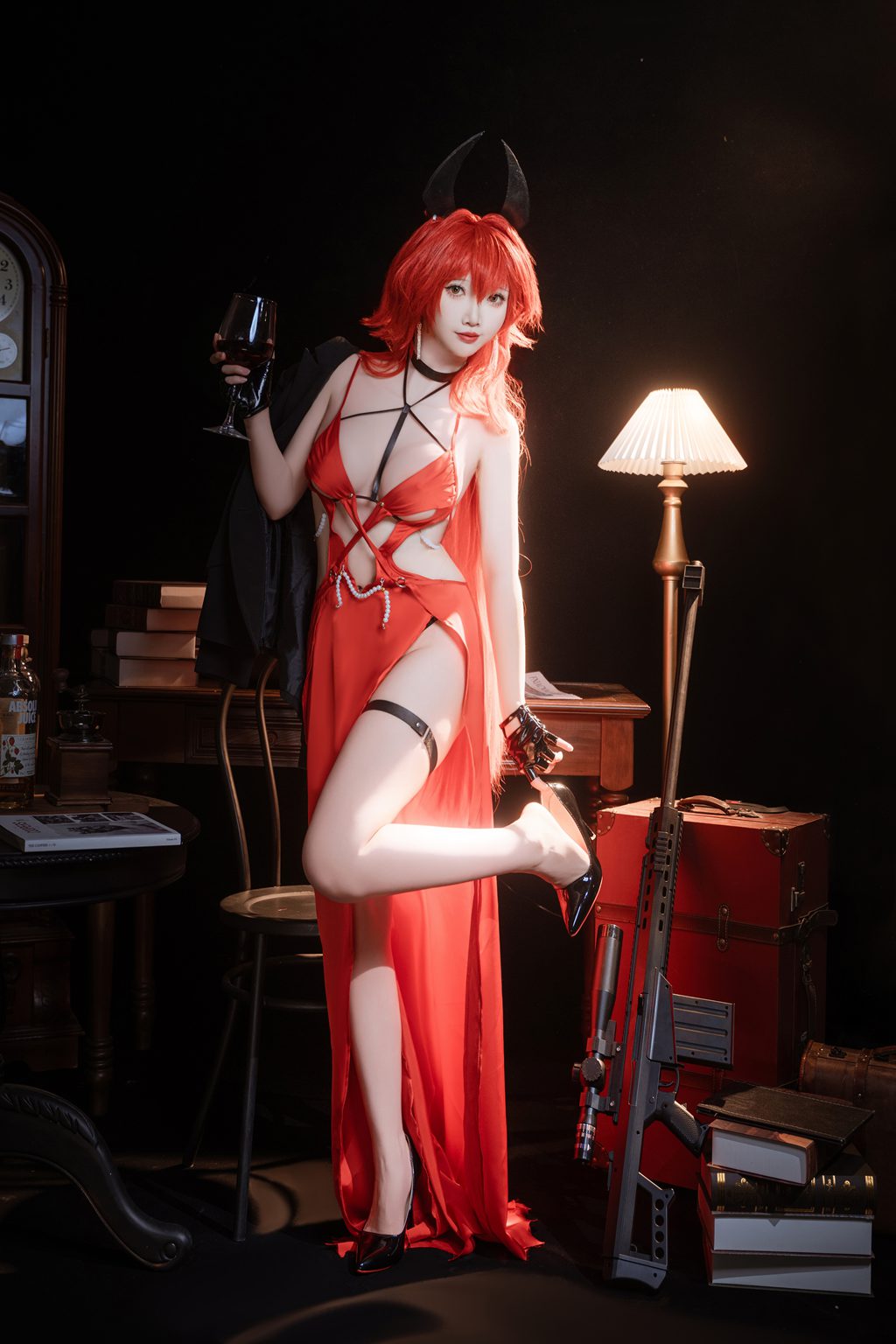 人气动漫Coser@面饼仙儿 Nikke 小红帽礼服 [24P-245MB] 网红写真-第3张