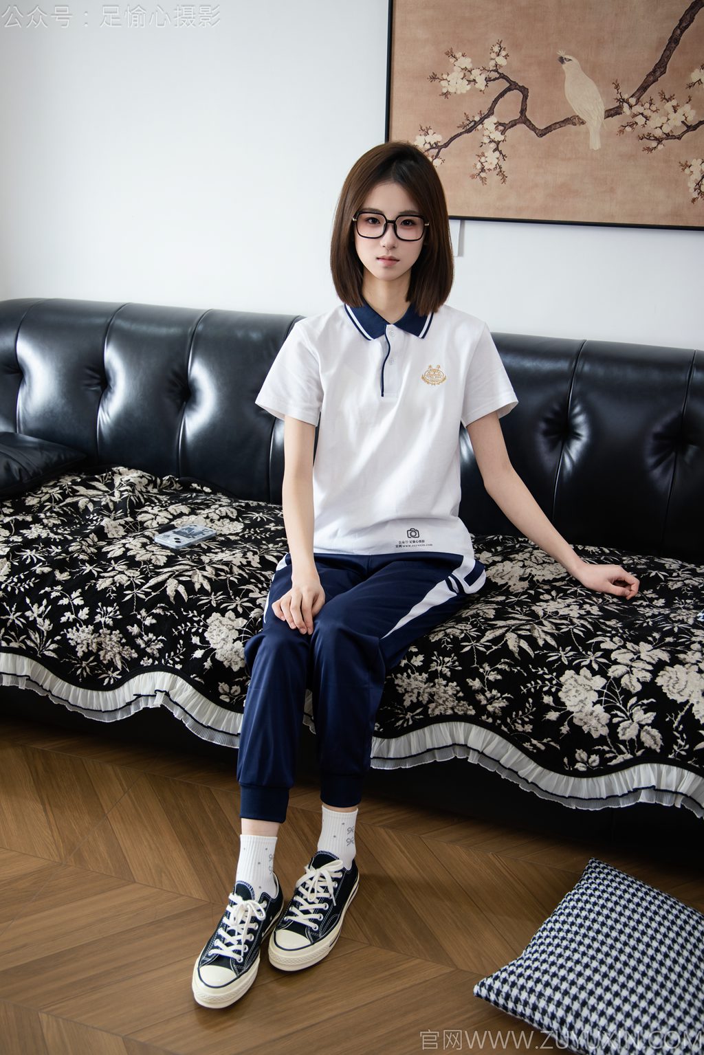 [足愉心摄影] NO.087 模特小瑶（搭配：校服、帆布鞋、白色棉袜、裸足（完整版）[130P/2V/12.9G] 年费专享-第2张