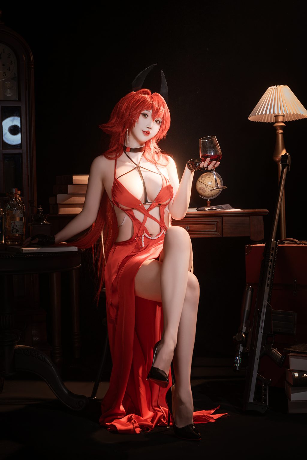 人气动漫Coser@面饼仙儿 Nikke 小红帽礼服 [24P-245MB] 网红写真-第2张