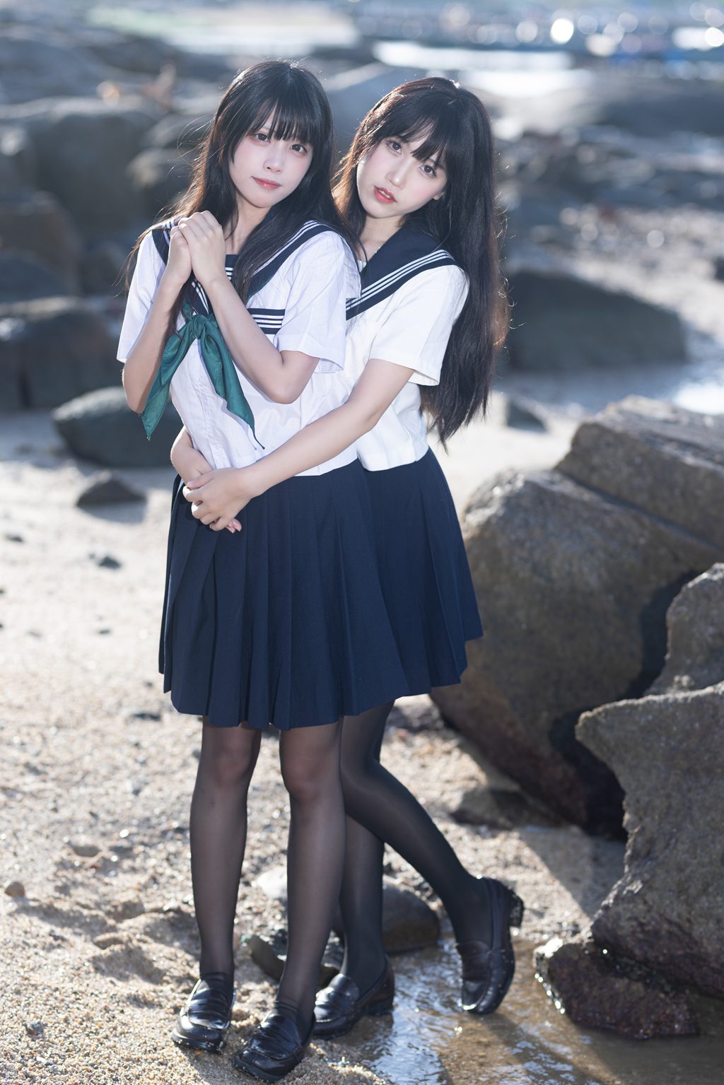 动漫博主@不呆猫 &三無人型 – 水手服百合黑丝[51P-1V-612M] 网红写真-第1张