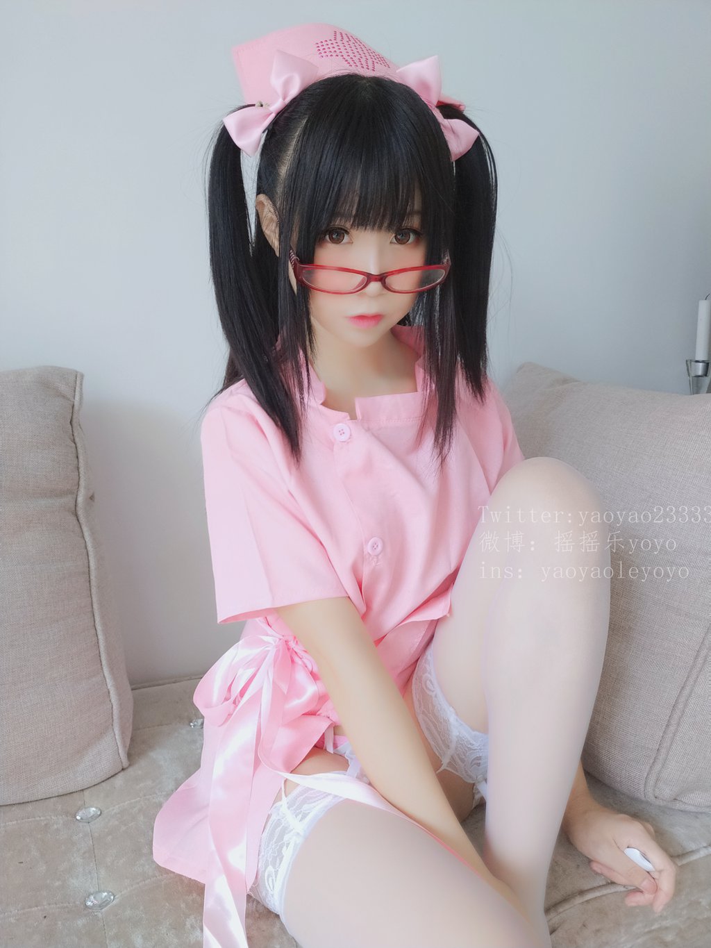微博红人@摇摇乐yoyo 自撮り-VOL.09 粉色护士[184P+7V-1.88G] 网红写真-第1张