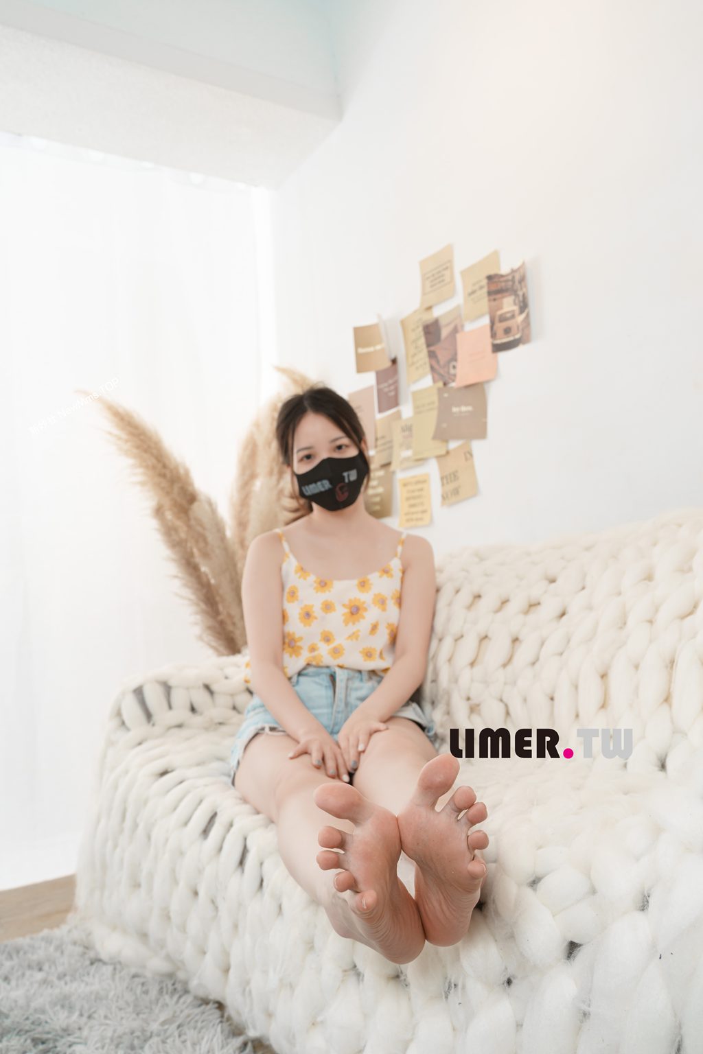 Limerence第二季 NO.017-Nina 夏日 羅馬鞋 踩踏視角特輯 117P+16min影片（Ultra版）[119P/1V/3.38GB] Limerence-第1张