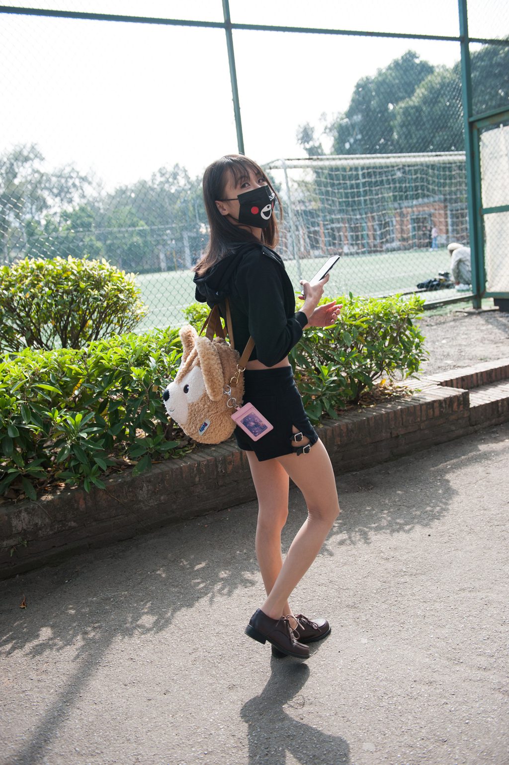魔镜街拍 NO.482-精选街拍-足球场肉丝美腿小姐姐口罩掩盖不住你的微笑[180P/243MB] 其它写真-第1张