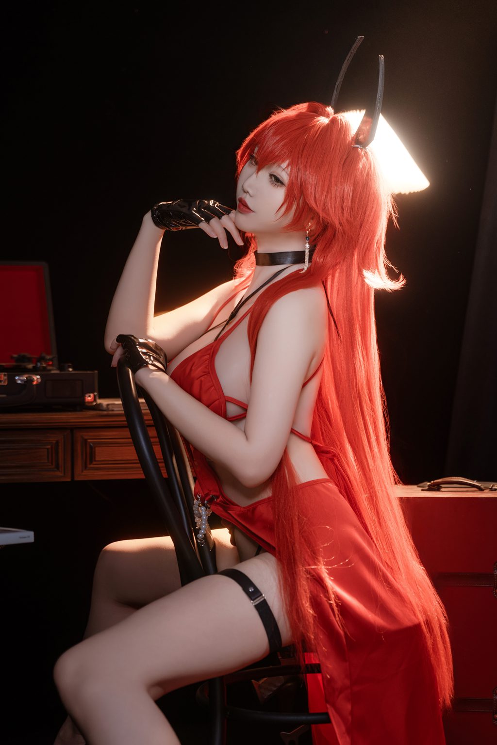 人气动漫Coser@面饼仙儿 Nikke 小红帽礼服 [24P-245MB] 网红写真-第1张