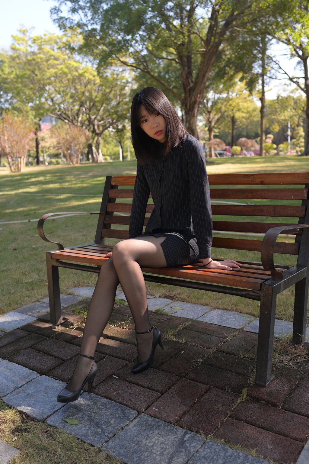 魔镜街拍 NO.490-精选街拍-程生街拍-公司职员条纹制服黑丝美女的日常[406P/2.33GB] 其它写真-第1张