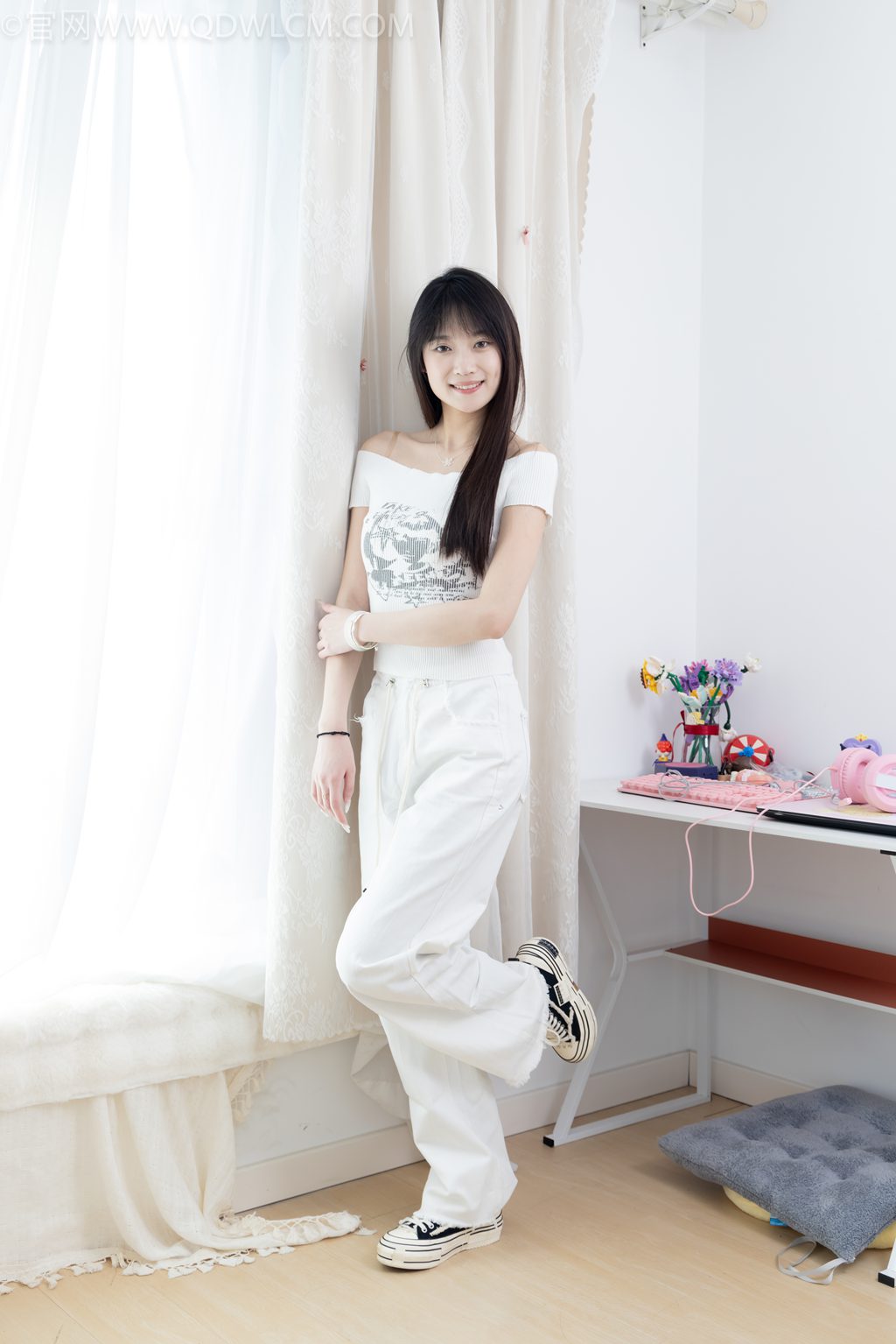 物恋传媒 NO.2670 山奈-橙光映窗 [156P/1V/3.95GB] 其它写真-第1张