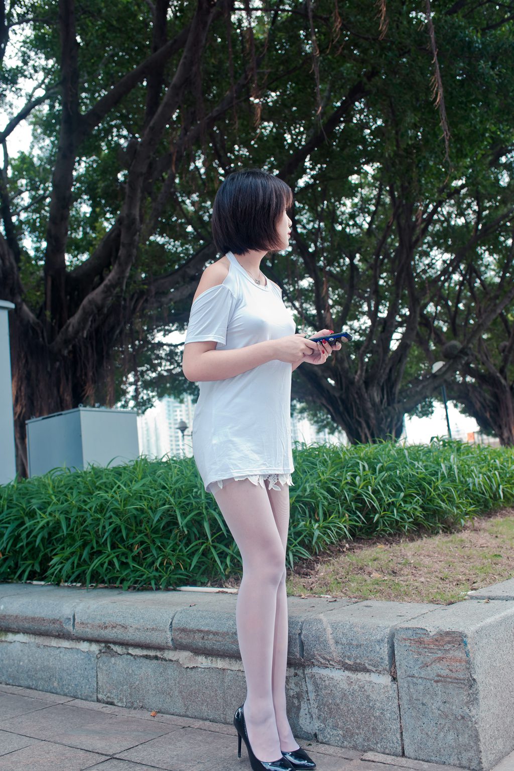 魔镜街拍 NO.536-精选街拍-御风街拍-穿着大露背的白丝美女萌宝儿[369P/1.16GB] 其它写真-第4张