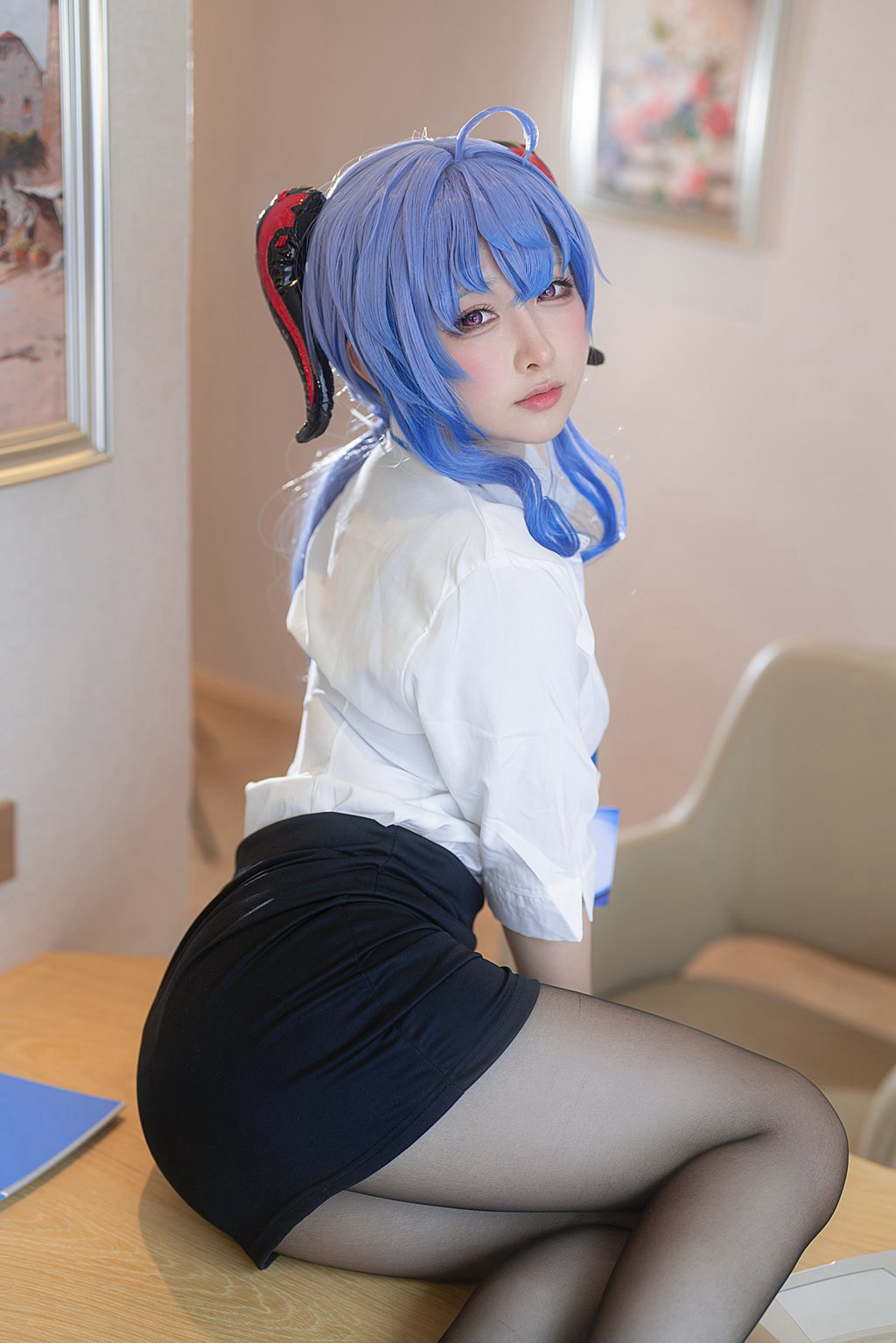 动漫博主@樱梨梨 甘雨秘书 [30P/102MB] 网红写真-第4张