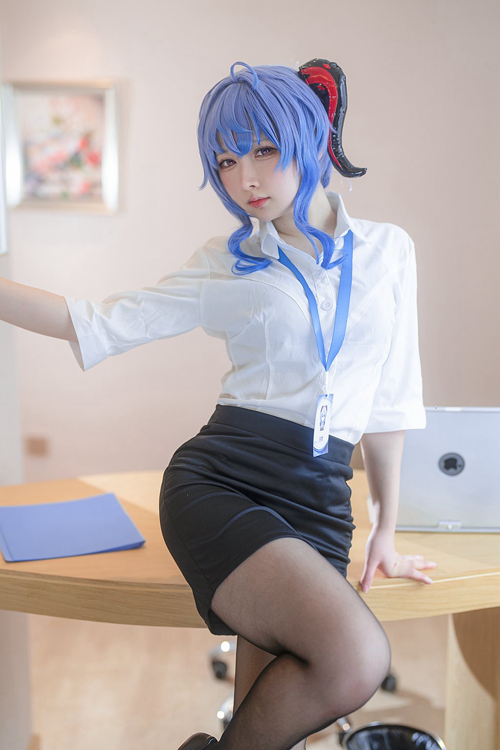 动漫博主@樱梨梨 甘雨秘书 [30P/102MB] 网红写真-第2张