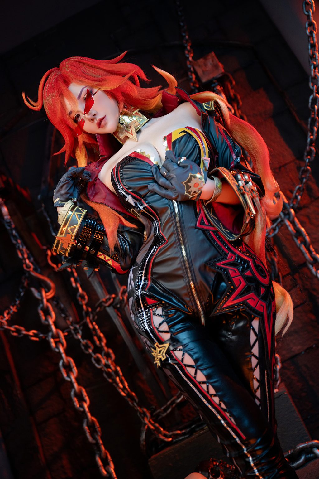 微博人气Coser@阿薰kaOri 火神玛薇卡 [213P1V-2.64GB] 网红写真-第2张
