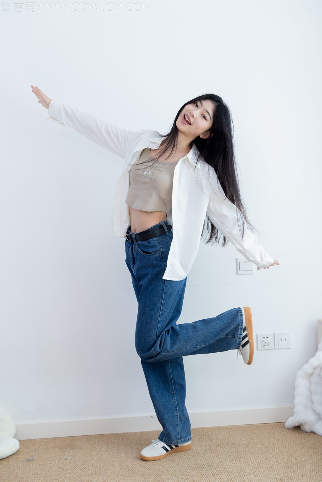 物恋传媒 NO.2701 包包-重生的花 [163P/1V/4.40G] 其它写真-第2张