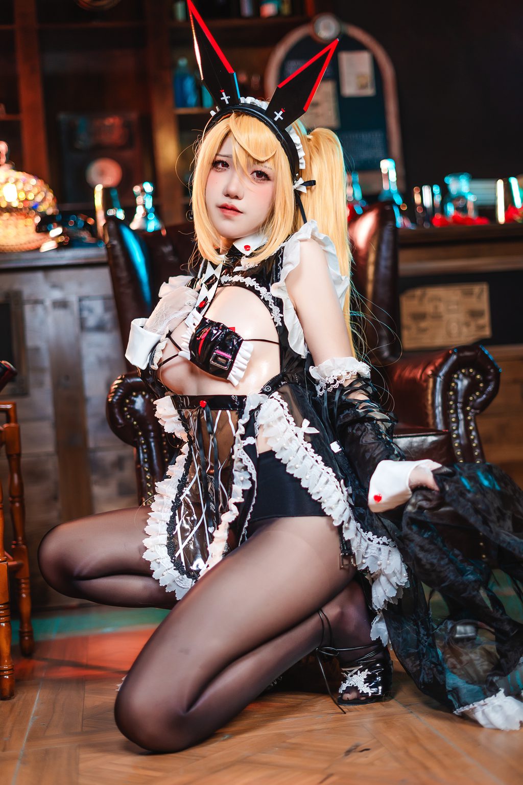 微博人气Coser@阿薰kaOri 咎瓦尤斯[71P-4V-381M] 网红写真-第2张
