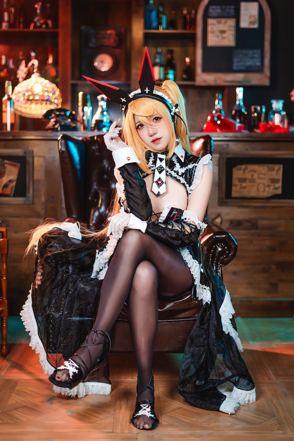 微博人气Coser@阿薰kaOri 咎瓦尤斯[71P-4V-381M] 网红写真-第1张