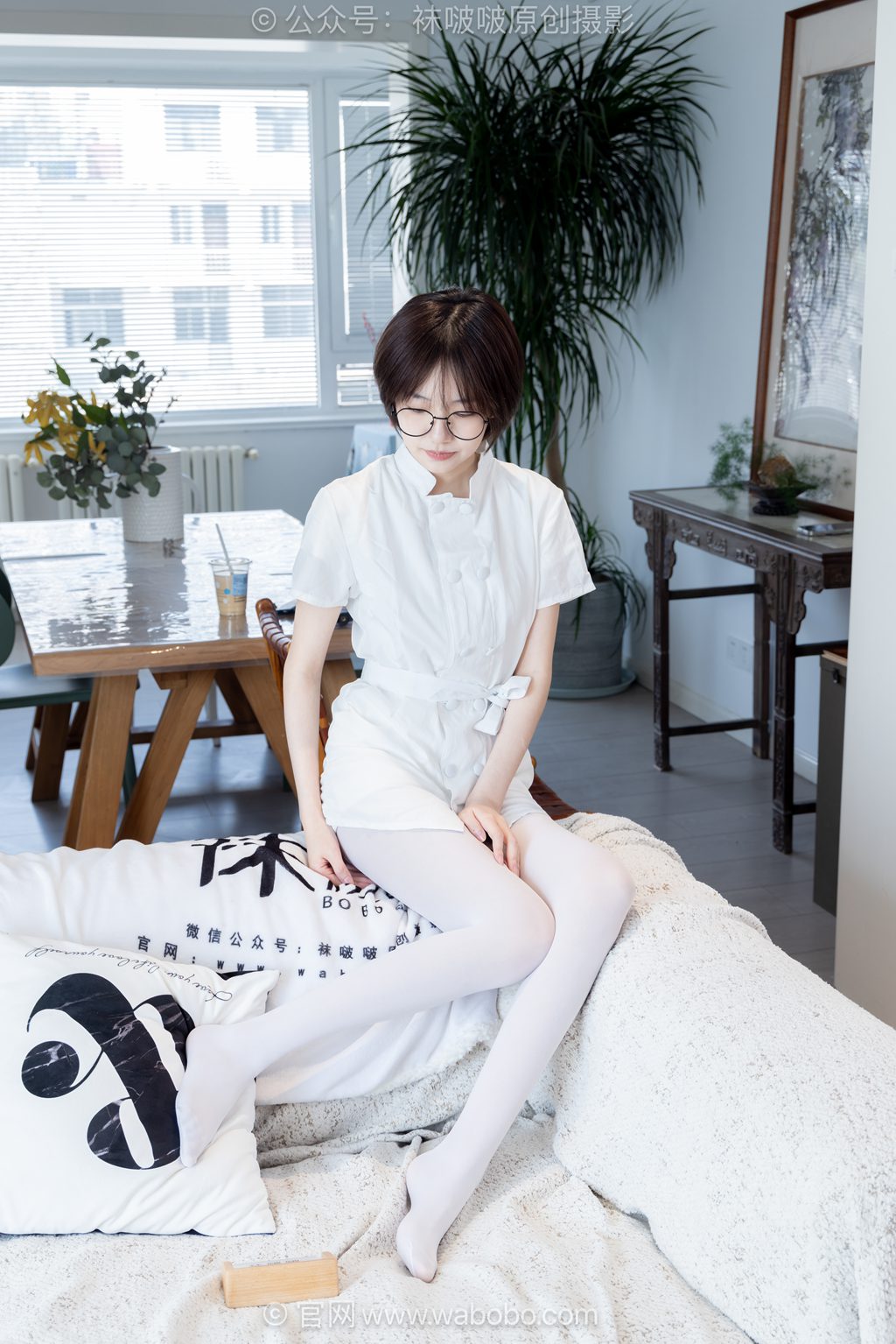 [BoBoSocks袜啵啵] NO.702 小甜豆 高跟凉鞋、厚白丝、护士服 [155P/1V/5.69GB] 年费专享-第2张