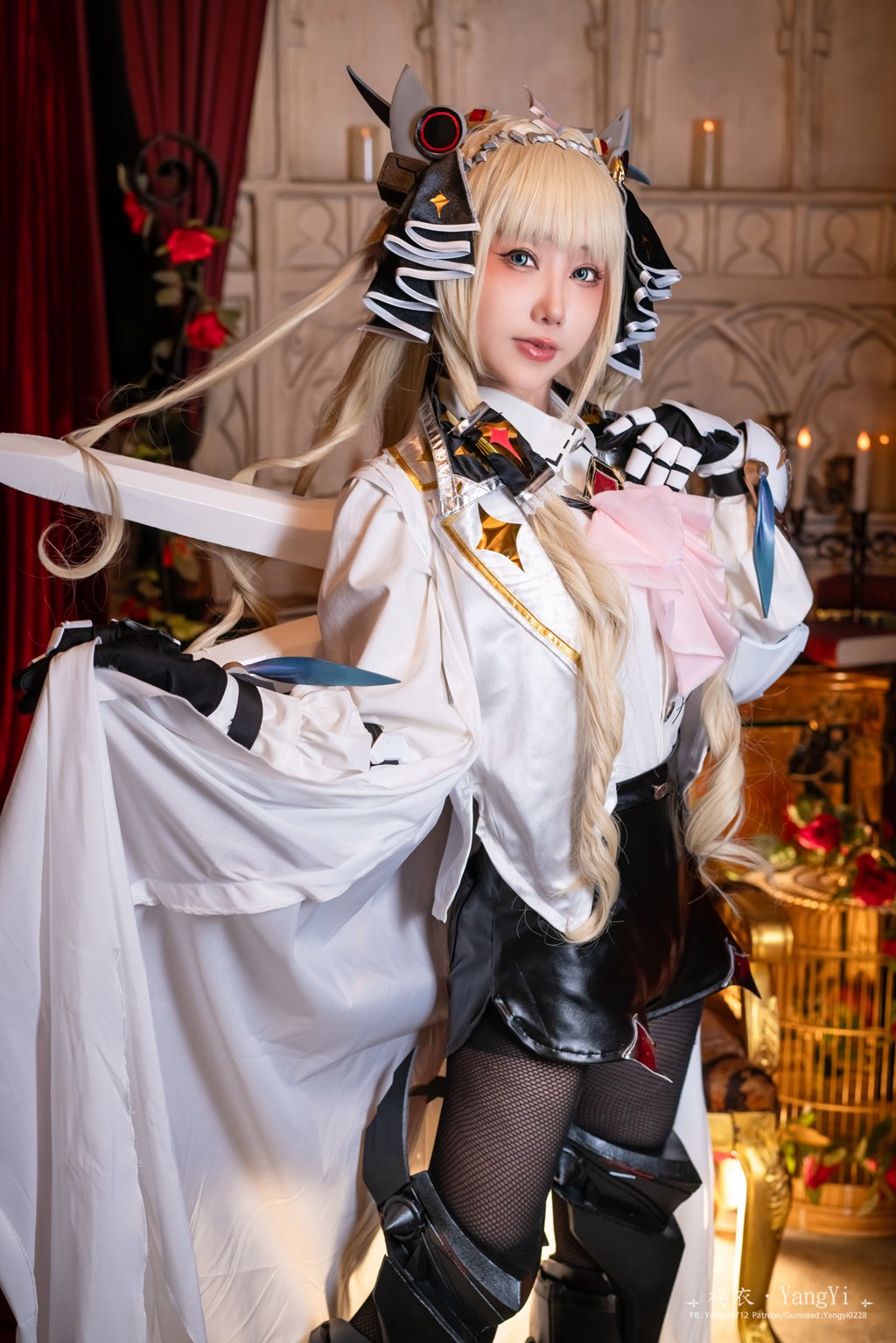 网红Coser@楊衣Yangyi –Crown [33P-177MB] 网红写真-第2张