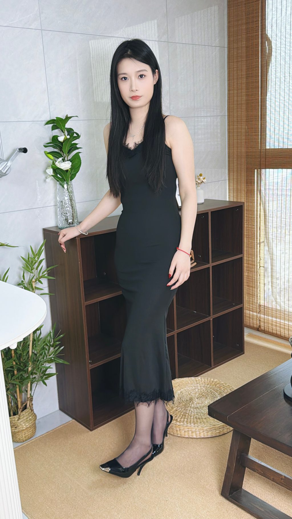 丝韵摄影 NO.3348 布丁 黑色吊带鱼尾深V鱼尾裙 [119P/1V/2.62GB] 丝韵摄影-第1张