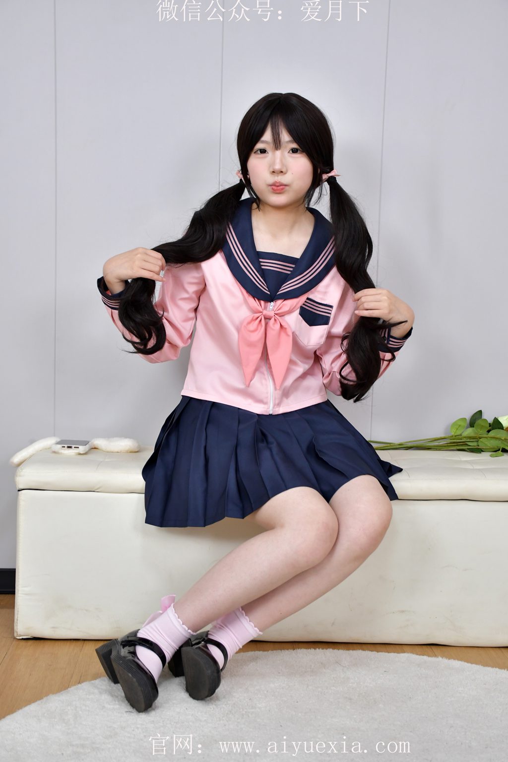 [爱月下] NO.654 泡芙~【粉裙甜影】粉蓝水手服 赤足踏毯俏娇憨。[89P/1V/4.15GB] 年费专享-第3张