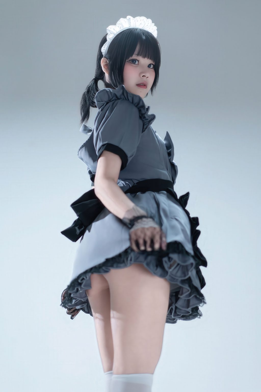 动漫博主@清水凪 手提箱与灰色女仆 [80P/2.35G] 网红写真-第3张