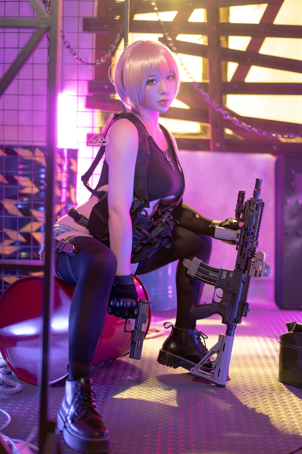 微博人气博主@皮皮奶可可爱了-战术背心 [50P-868MB] 网红写真-第1张