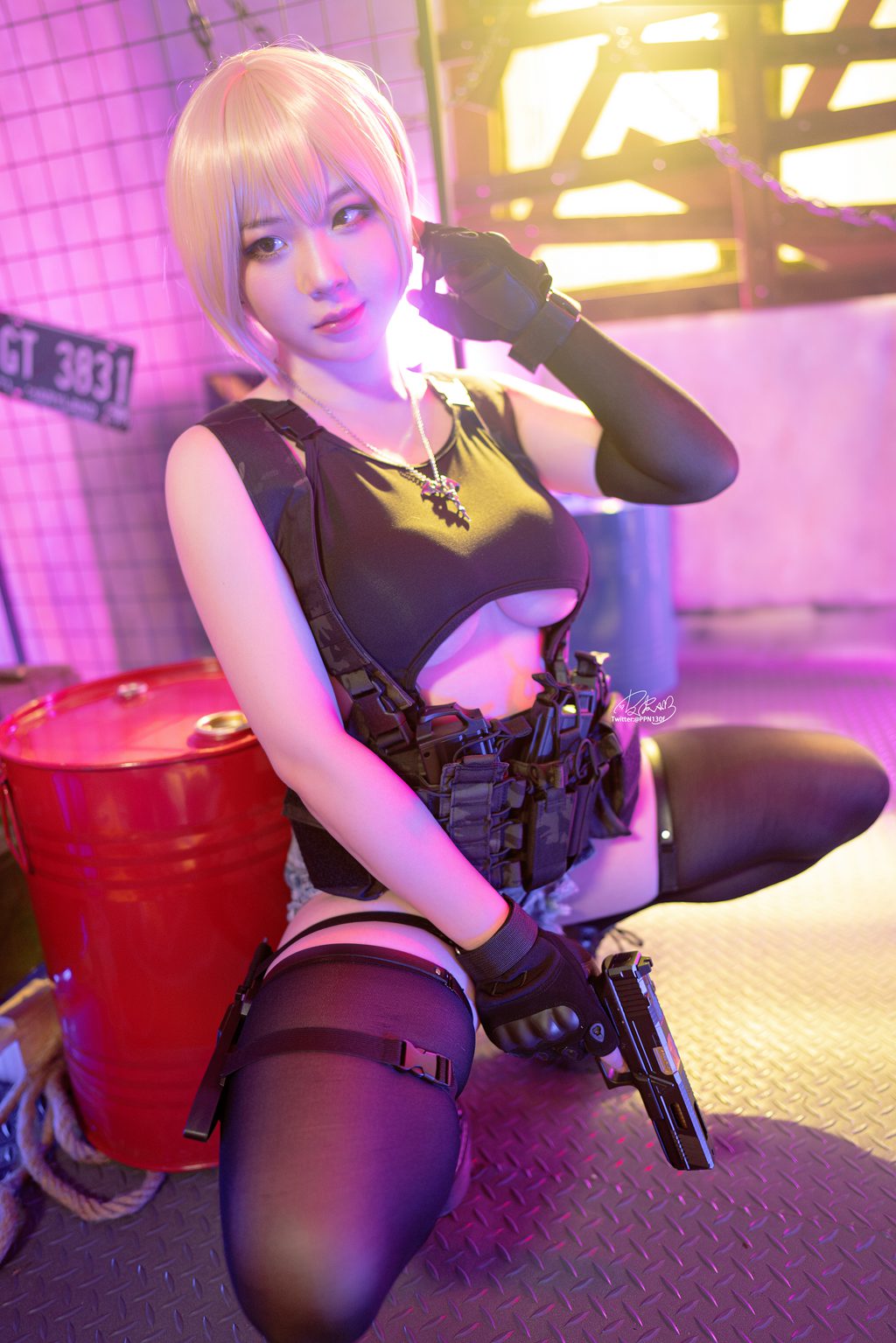 微博人气博主@皮皮奶可可爱了-战术背心 [50P-868MB] 网红写真-第4张