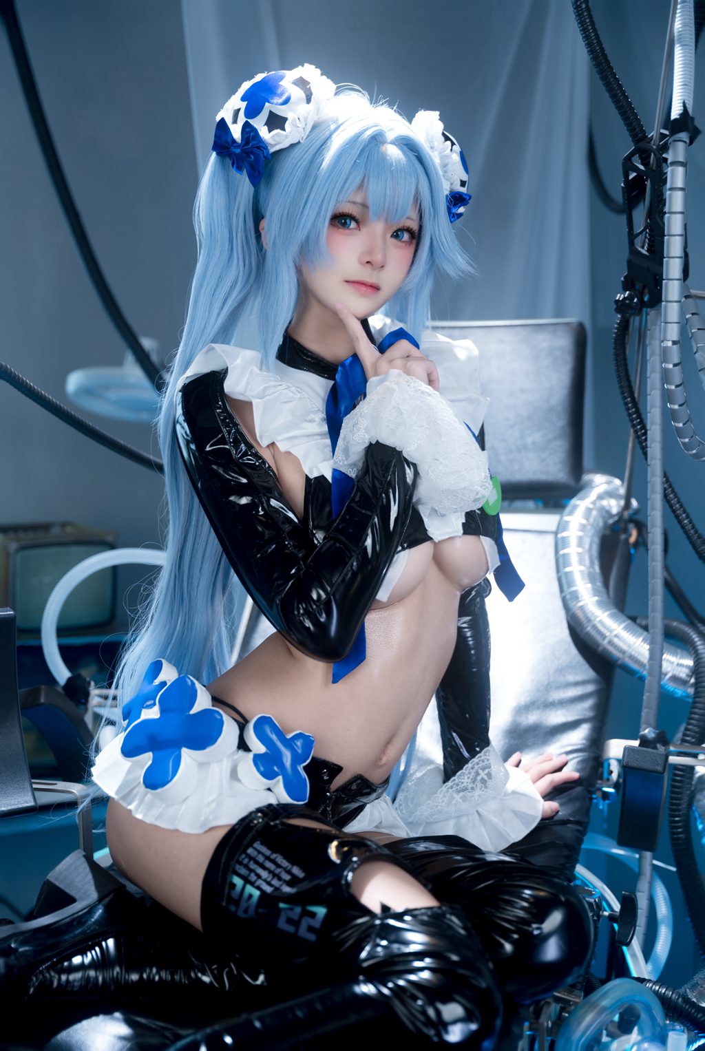 人气Coser@九柒喵 Nikke 汉赛尔 [38P/254MB] 网红写真-第2张
