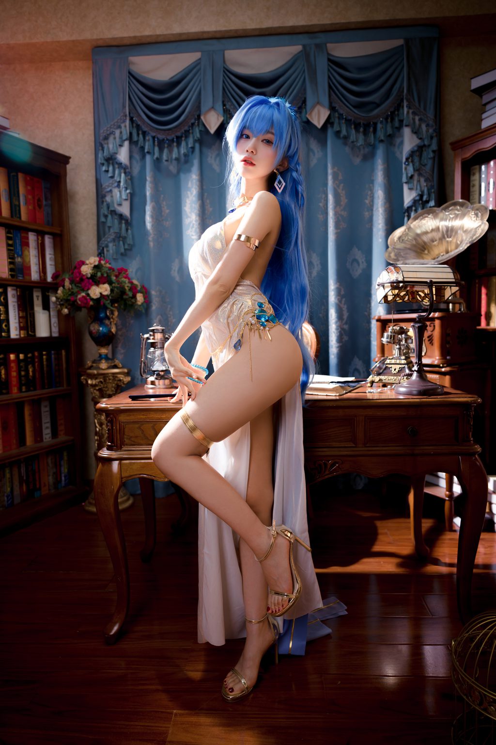人气动漫Coser@Shika小鹿鹿 胜利女神海伦[37P-307M] 网红写真-第2张