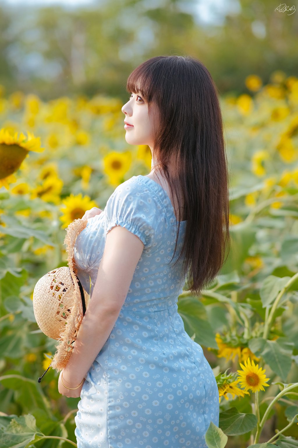 微博人气博主@皮皮奶可可爱了啦 彼女向日葵 [35P/251MB] 网红写真-第1张
