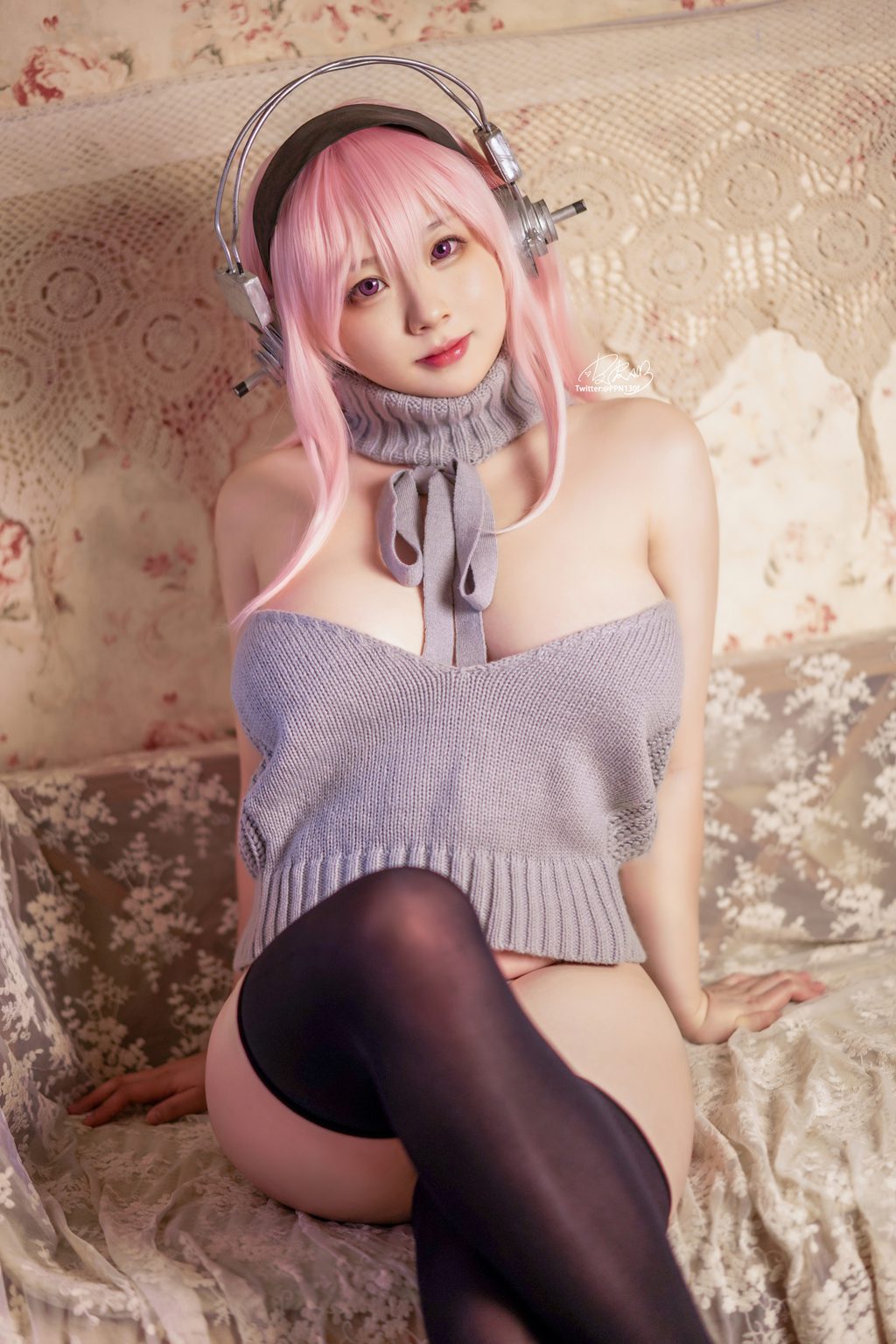 网红Coser@皮皮奶可可爱了啦 超级索尼子 露背毛衣[25P-405MB] 网红写真-第3张