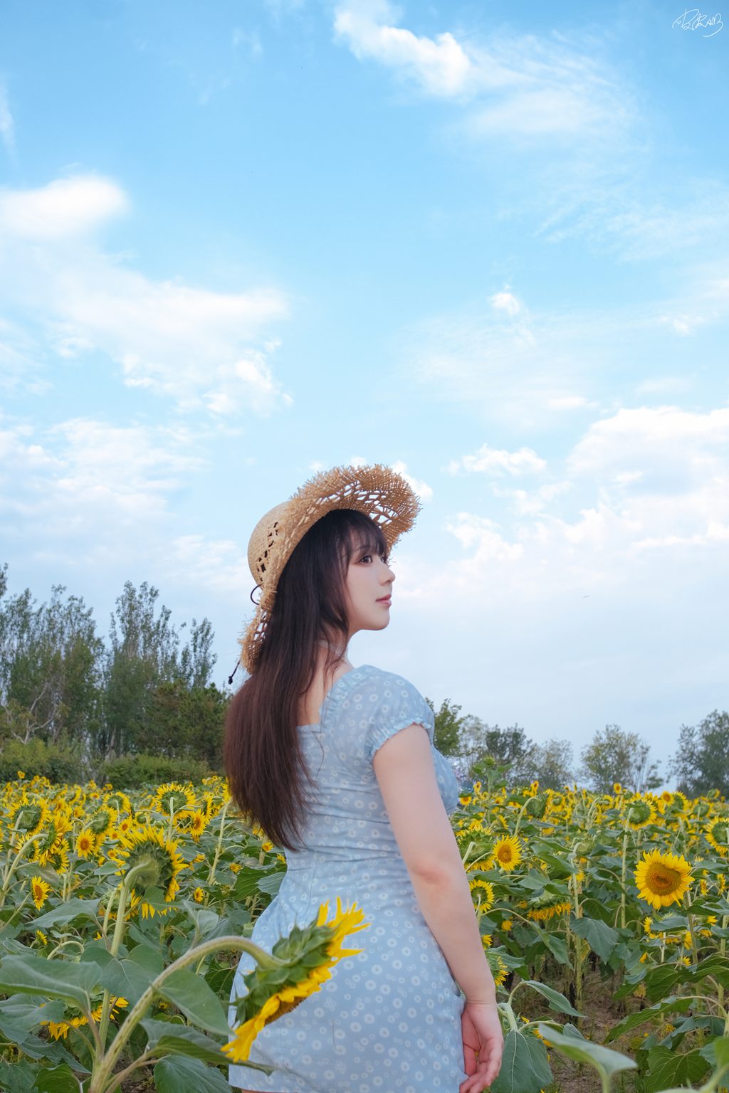 微博人气博主@皮皮奶可可爱了啦 彼女向日葵 [35P/251MB] 网红写真-第4张