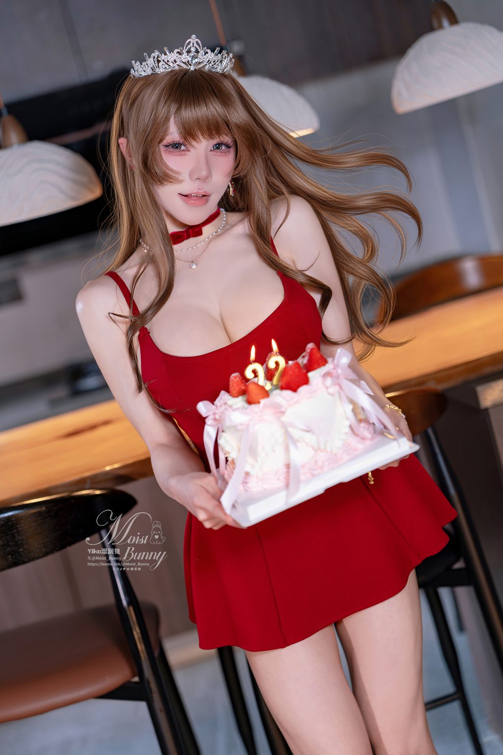 网紅博主@咬一口兔娘(黏黏团子兔) 2025年12月 圣诞生日限定 Birthday Party [48P/1V/993MB] 网红写真-第1张