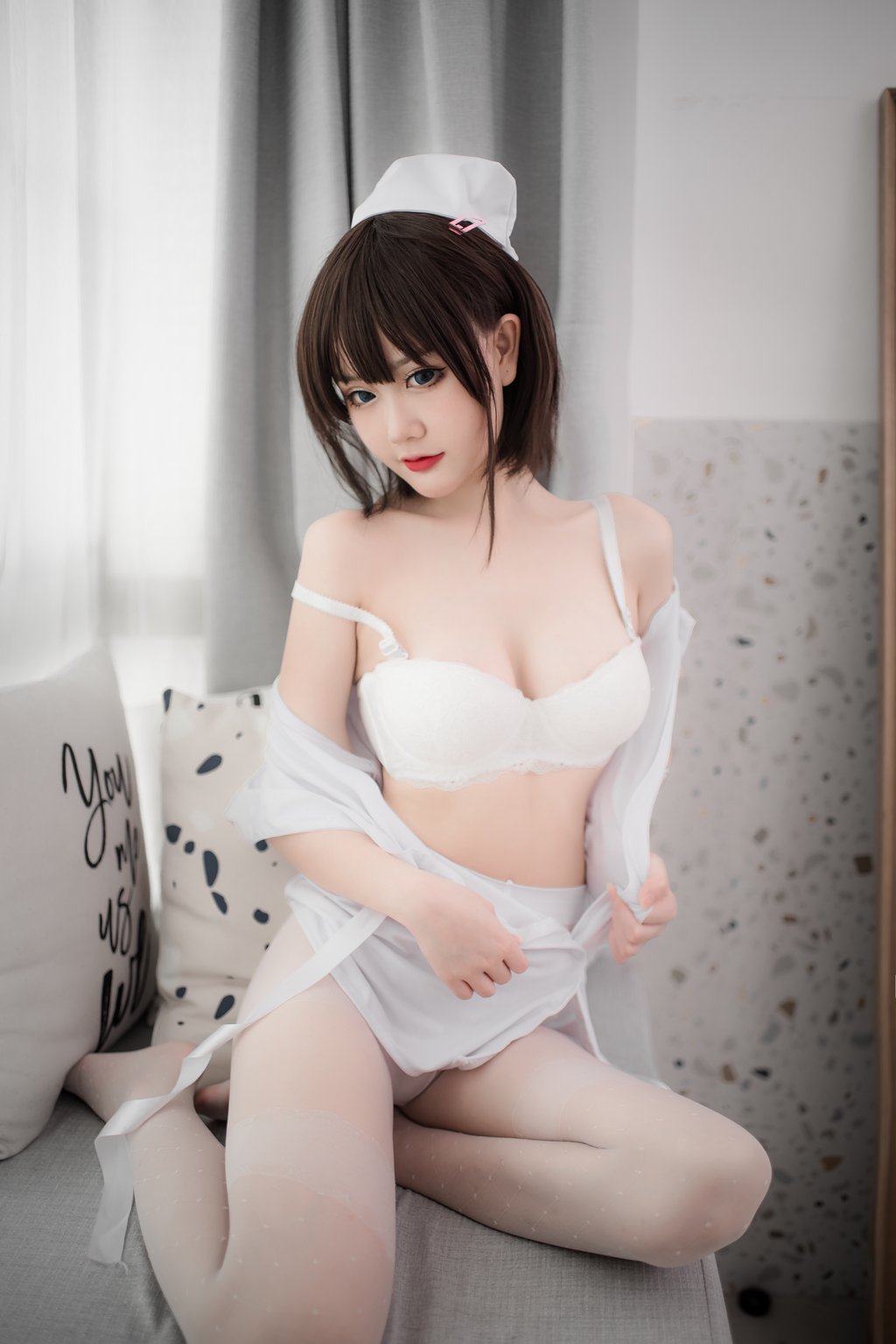 知名动漫博主@您的蛋蛋 白丝护士[40P-204M] 网红写真-第2张