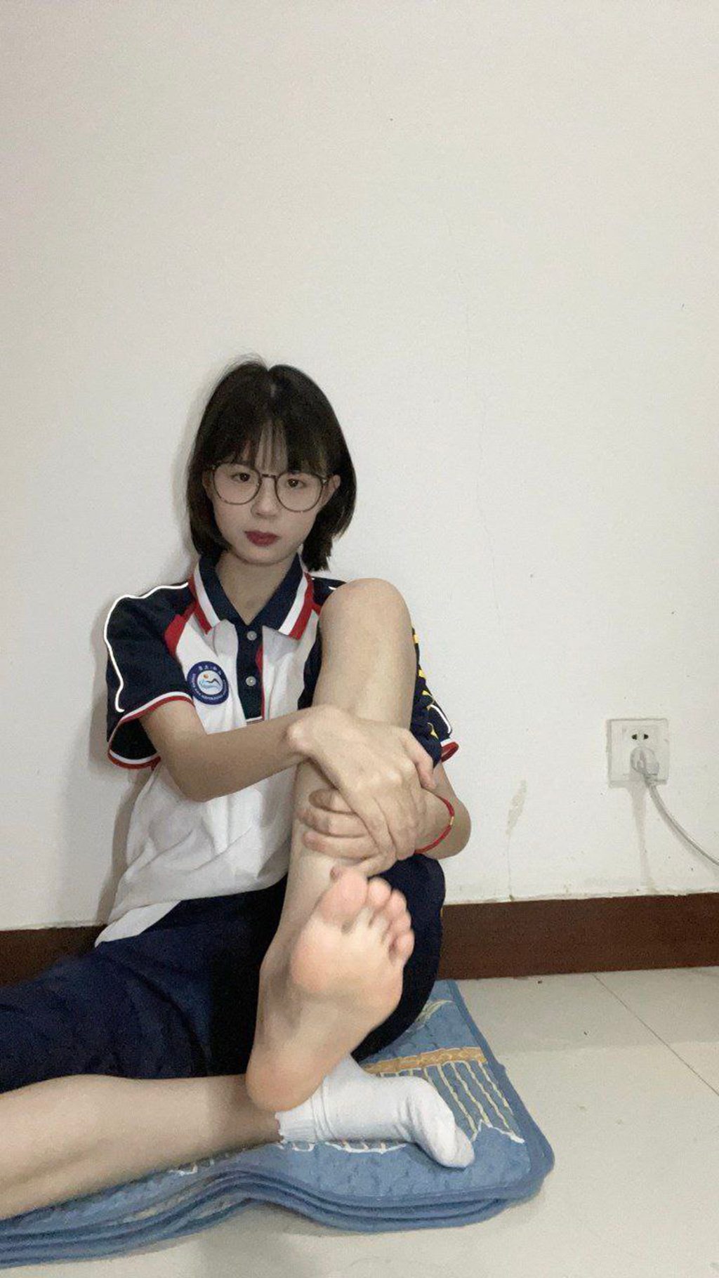 脚模面试脸足同框套路系列-第二季 15号素人[51P/4V/93MB] 年费专享-第4张