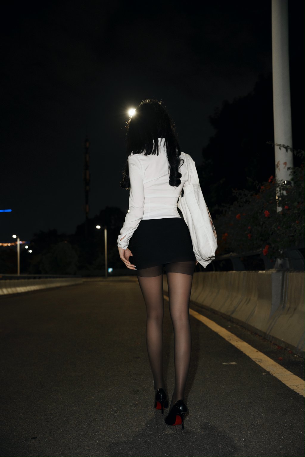 知名动漫博主@您的蛋蛋 尾随 [83P-2.37G] 网红写真-第1张