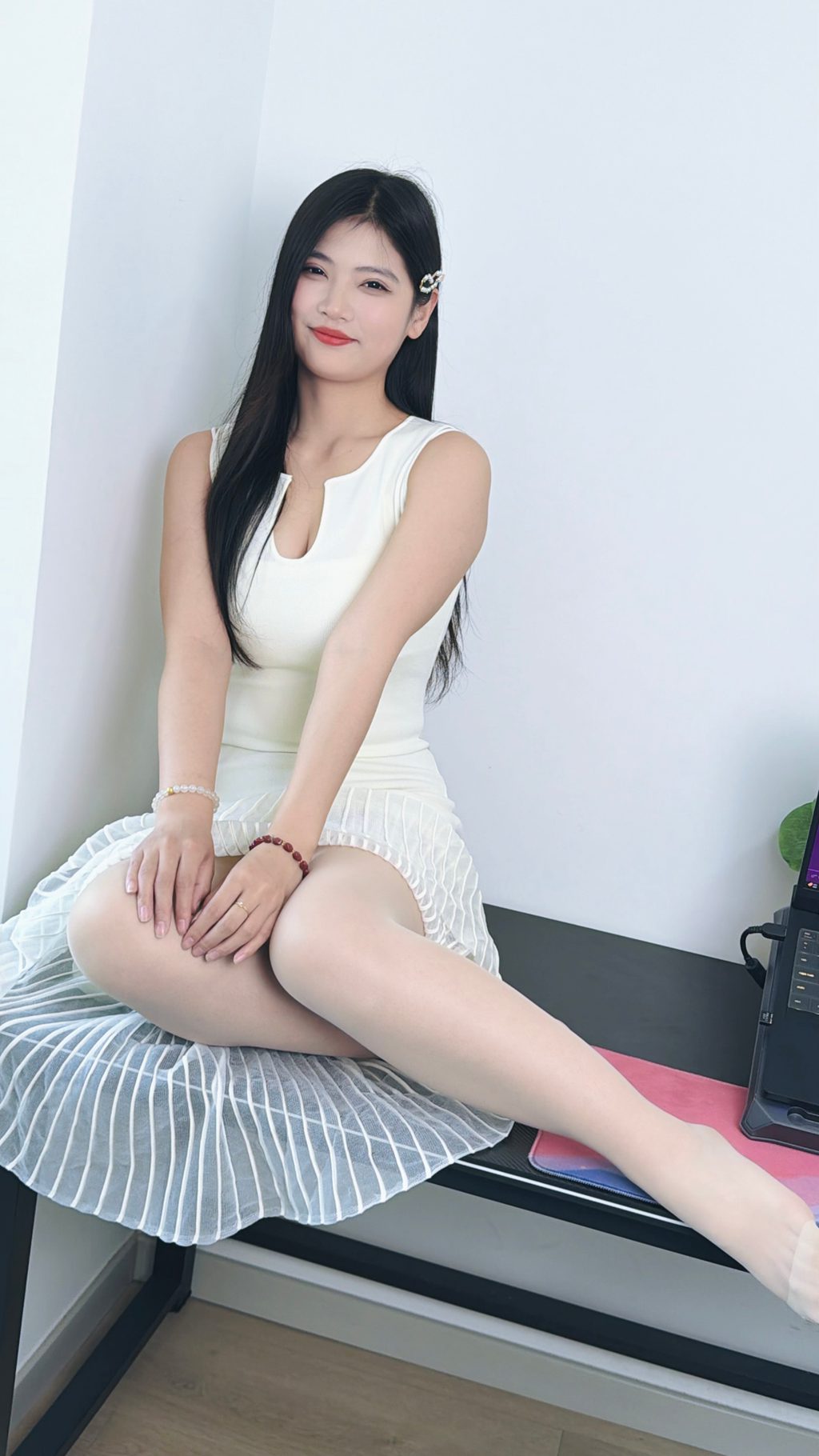 丝韵摄影 NO.3395 晨晨 轻熟风白色无袖坑条针织连衣裙 [131P/1V/2.7GB] 丝韵摄影-第4张