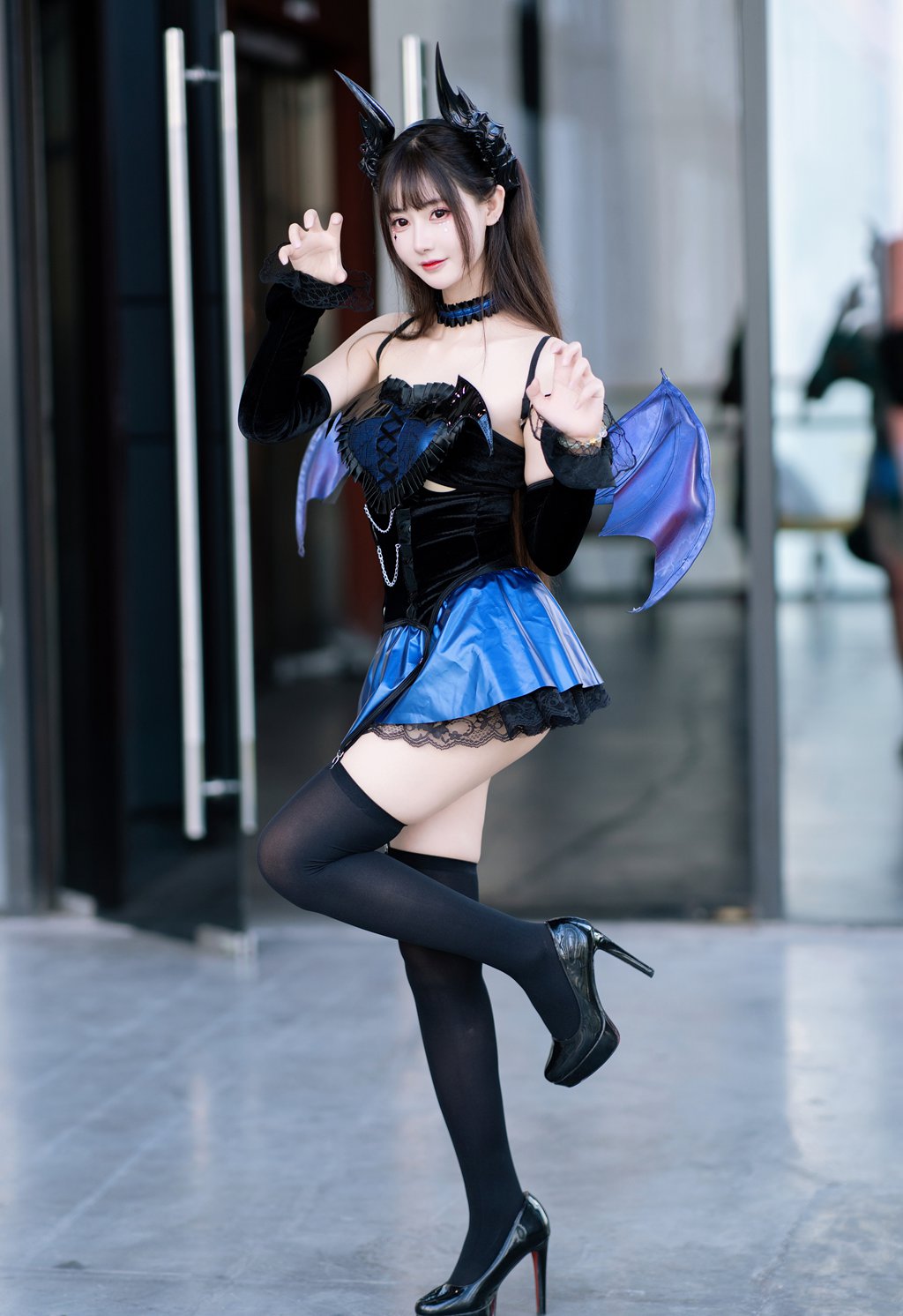 颜值博主@羽生三未 小恶魔 漫展 [12P/120MB] 网红写真-第2张