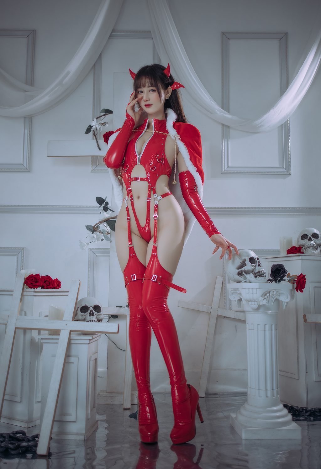 颜值博主@羽生三未 小恶魔 红色胶衣 [65P/3V/706MB] 网红写真-第2张