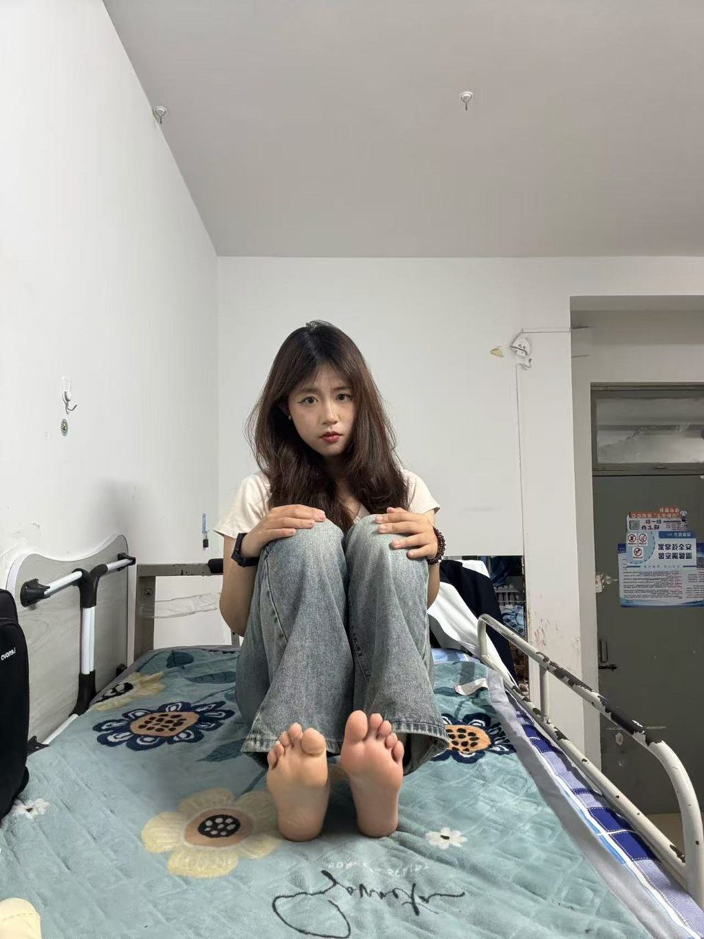 脚模面试脸足同框套路系列-第三季 070号素人[25P/2V/10MB] 年费专享-第2张