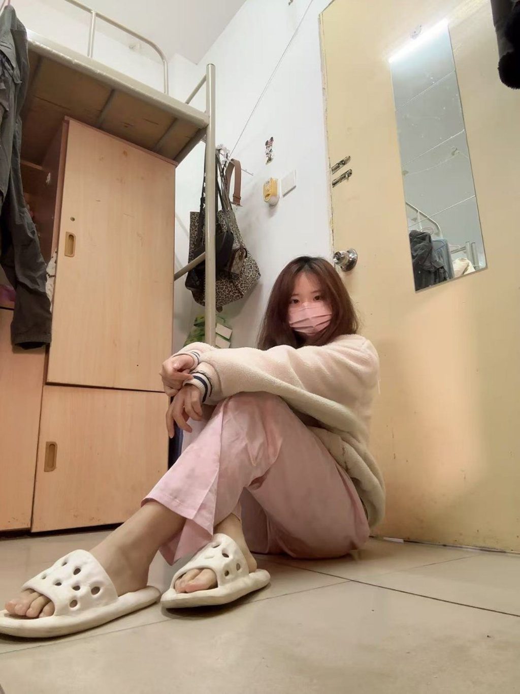 脚模面试脸足同框套路系列-第三季 065号素人[52P/6V/148MB] 年费专享-第2张