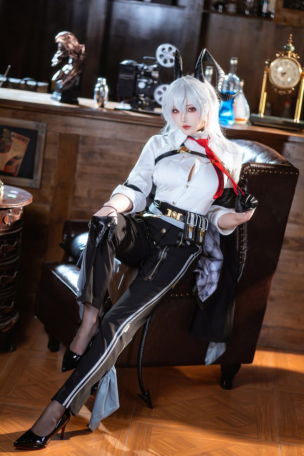 动漫Coser@瓜希酱 鸣潮 赞妮 [20P/53MB] 网红写真-第3张
